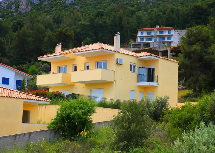 Apartment In Theologos