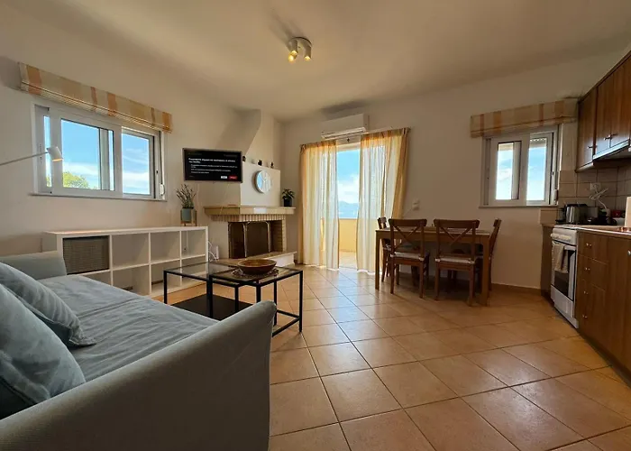 Apartment In Theologos