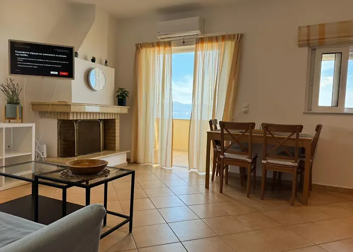 Apartment In Theologos